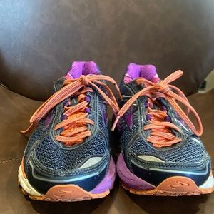 Brooks adrenaline GTS running shoes size size 9. Only worn once .